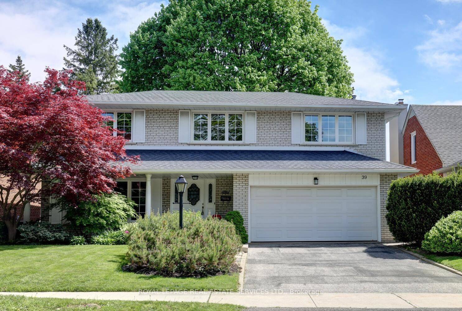 39 Pettit DR, Toronto W09, ON M9R 2W6