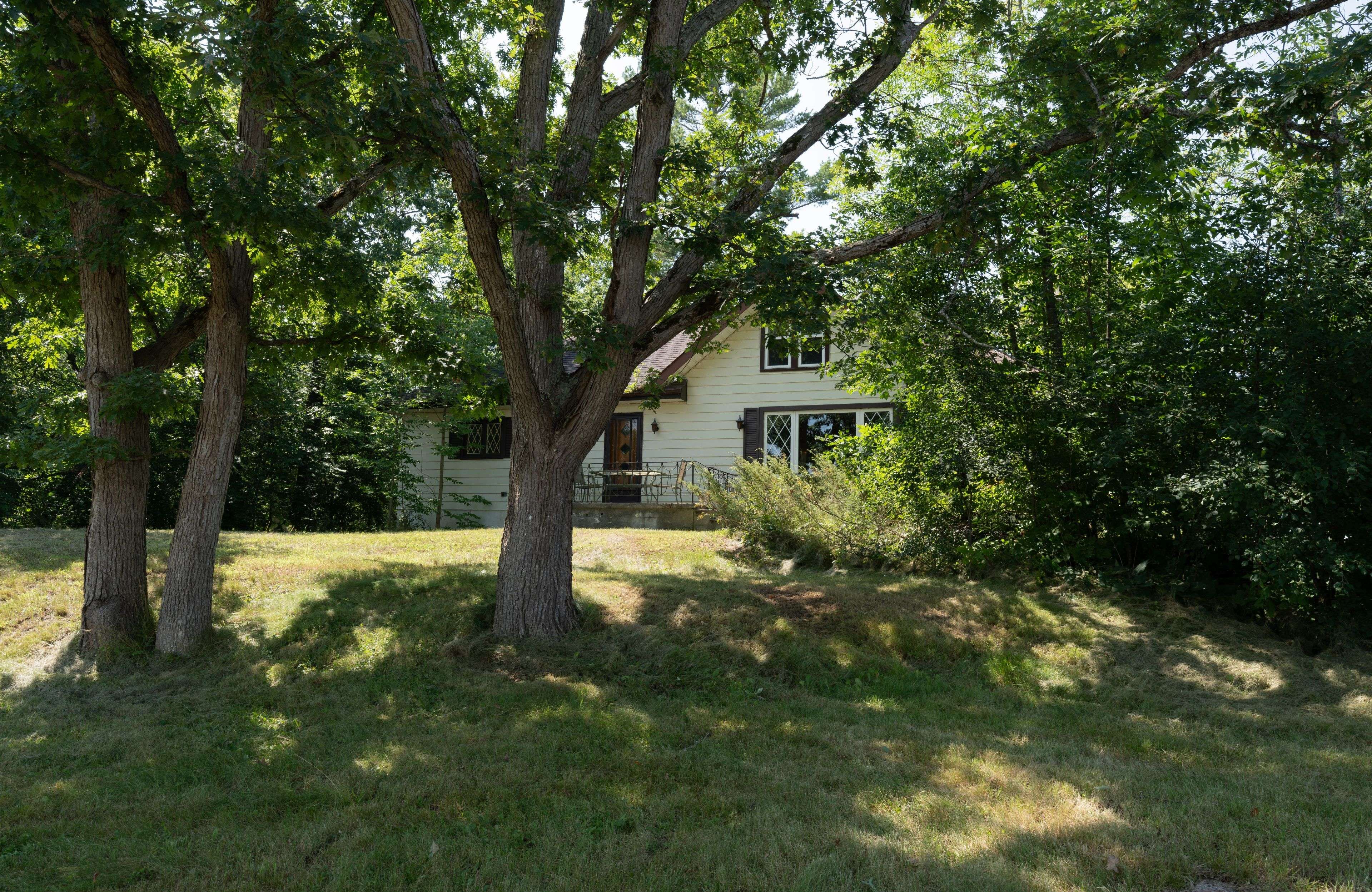 Smith-ennismore-lakefield, ON K0L 1J0,3320 Buckhorn RD