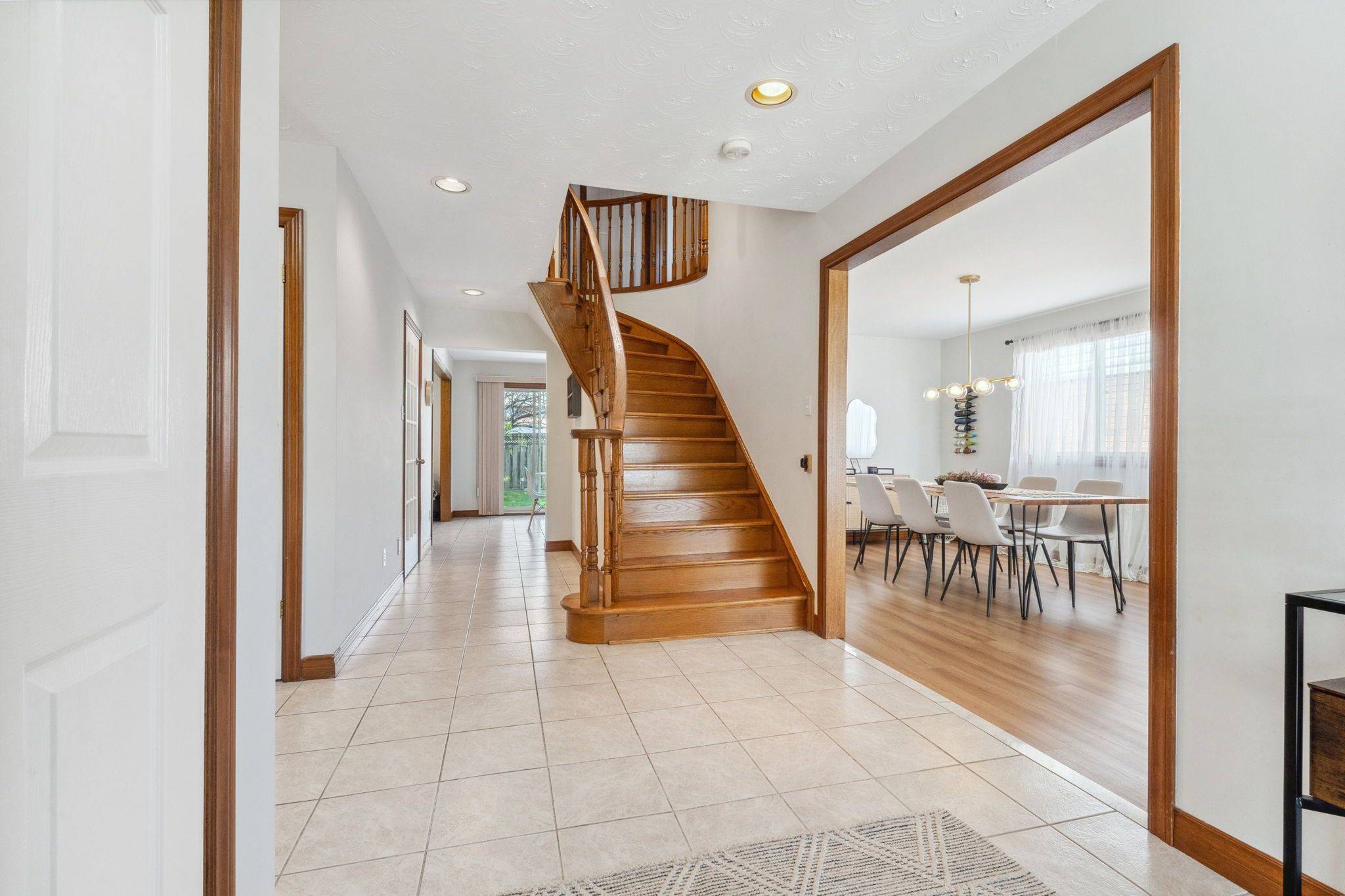 Hamilton, ON L8J 2V1,95 Gatestone DR