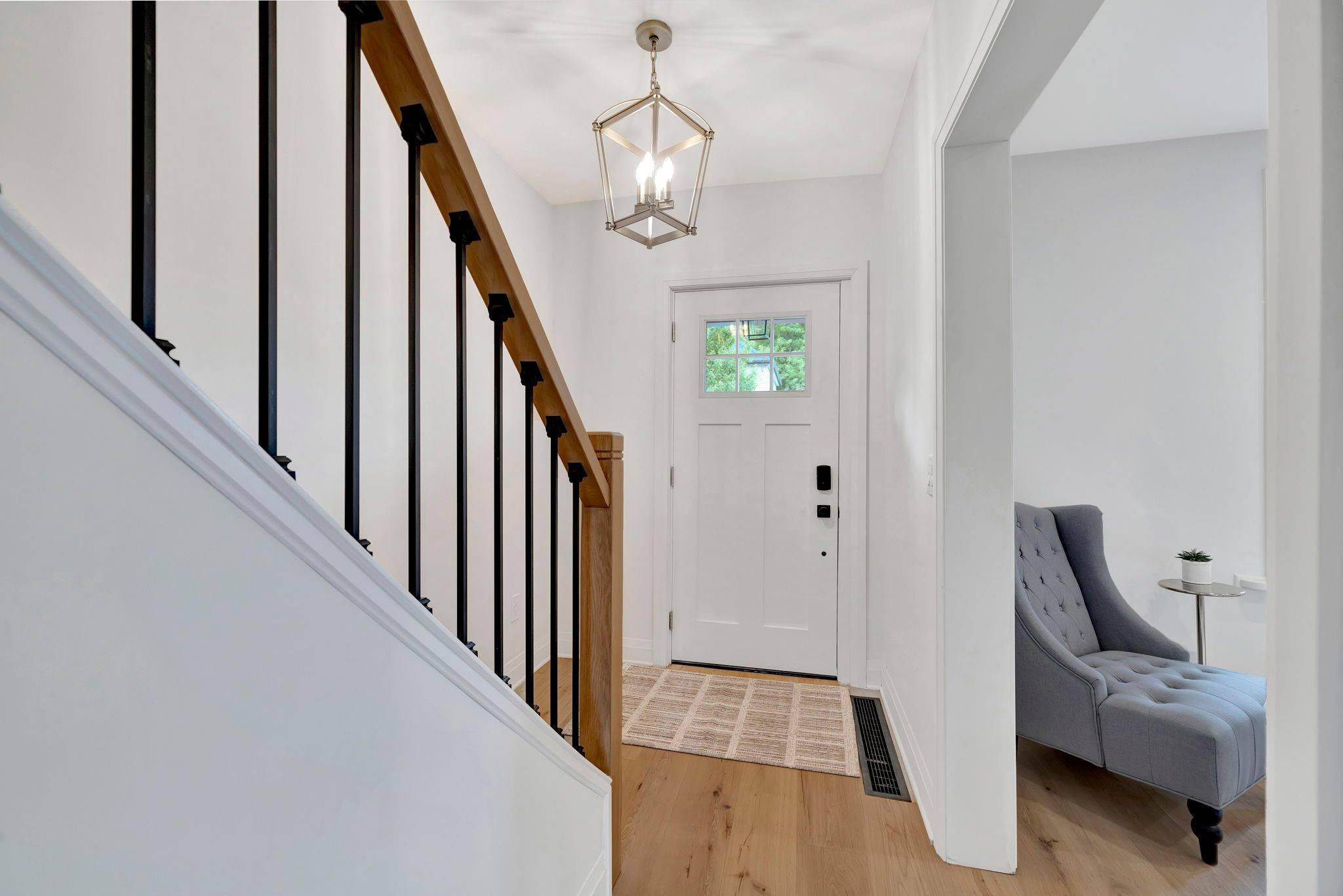 Hamilton, ON L8L 1E2,32 Picton ST W