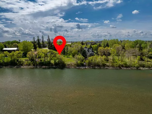 10 Major Stewart LN SE, Calgary, AB T2G 5R6