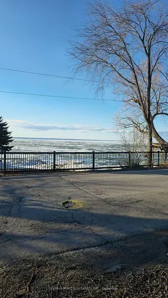 417 Lake DR E, Georgina, ON L0E 1S0