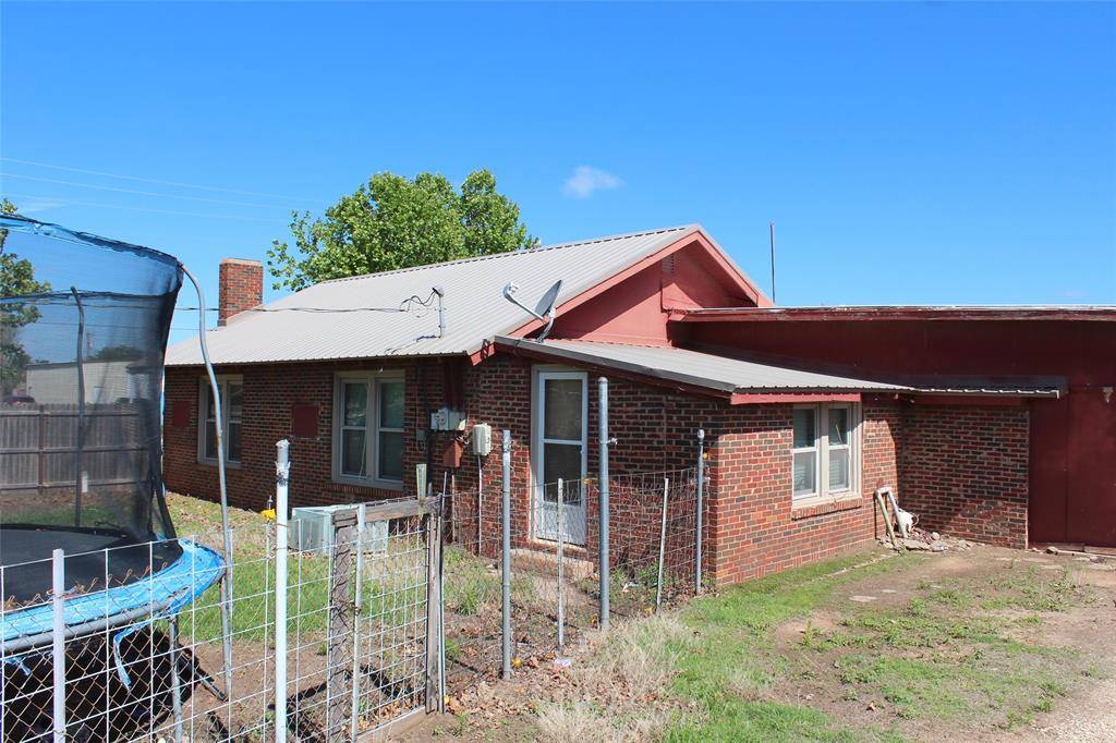 Munday, TX 76371,260 S Munday Avenue