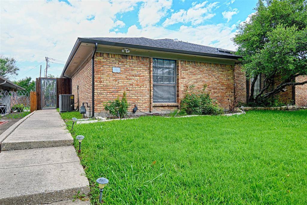 2203 Woodcreek #A, Carrollton, TX 75006