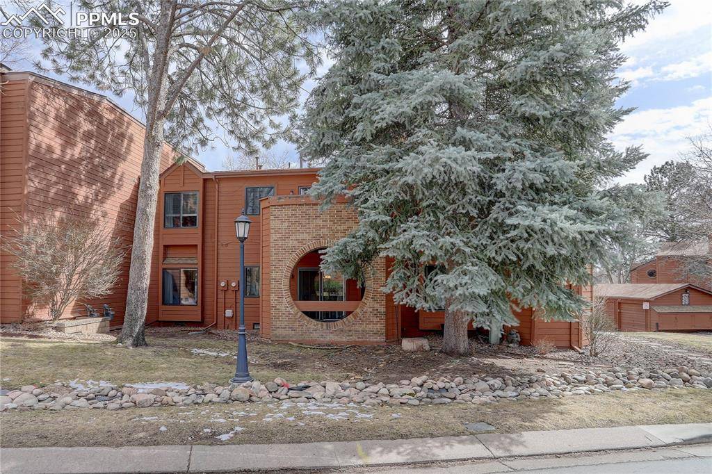 4751 Daybreak CIR, Colorado Springs, CO 80917
