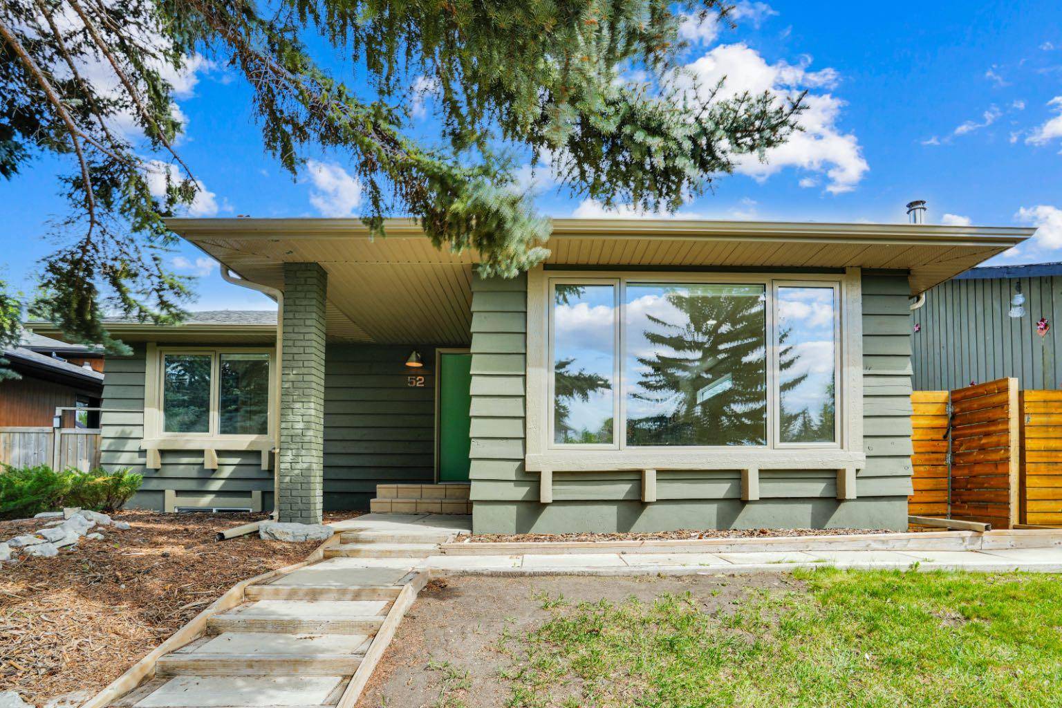 52 Midglen RD Southeast, Calgary, AB T2X 1H2