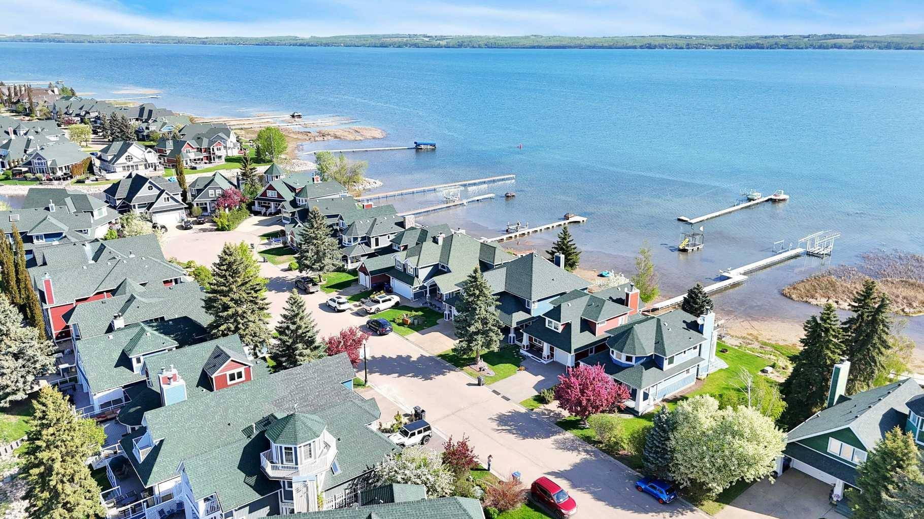 Sylvan Lake, AB T4S 1E9,180 Marina Bay CT