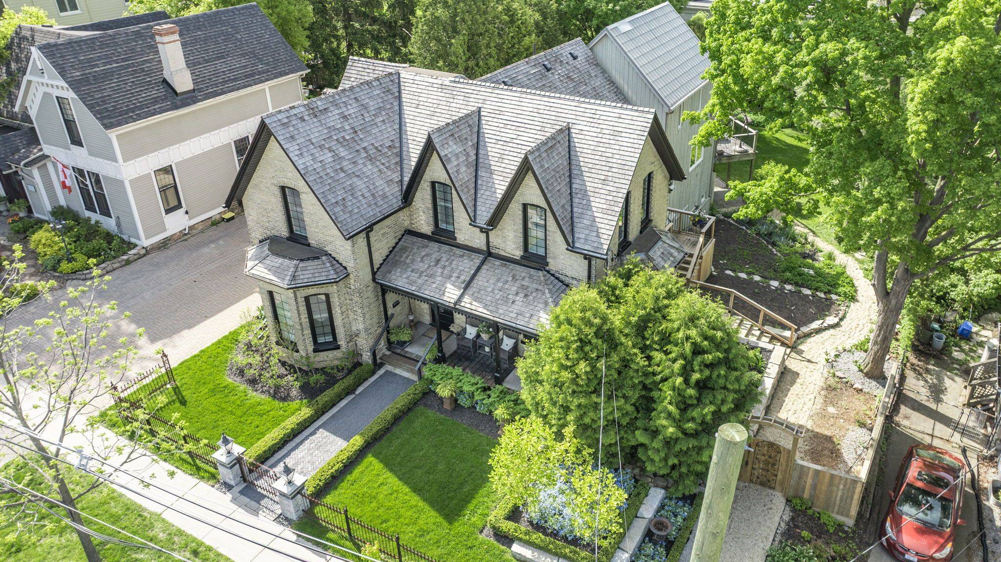 11 Catherine AVE, Aurora, ON L4G 1K4