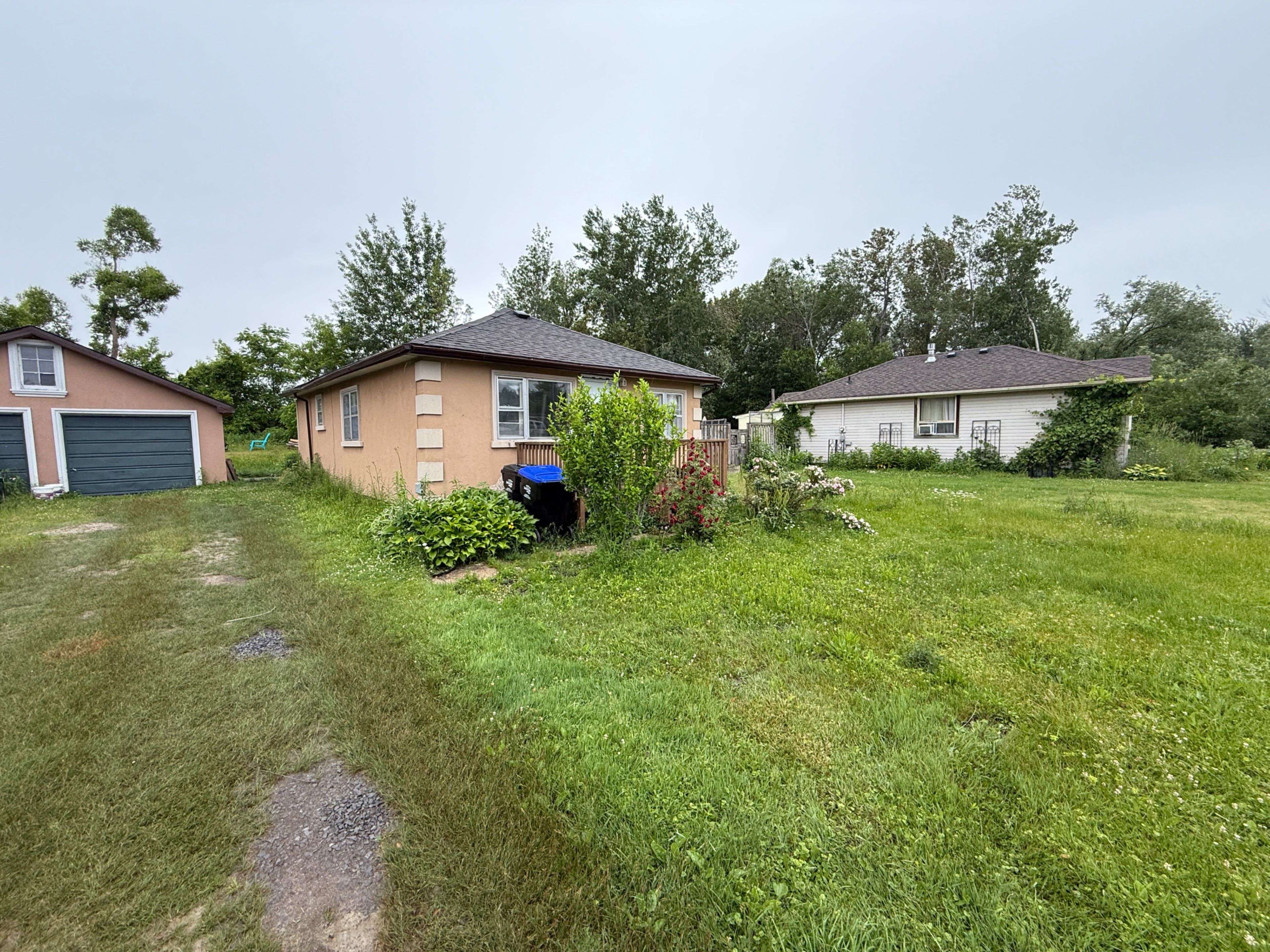 Innisfil, ON L0L 1C0,1190 Maple RD