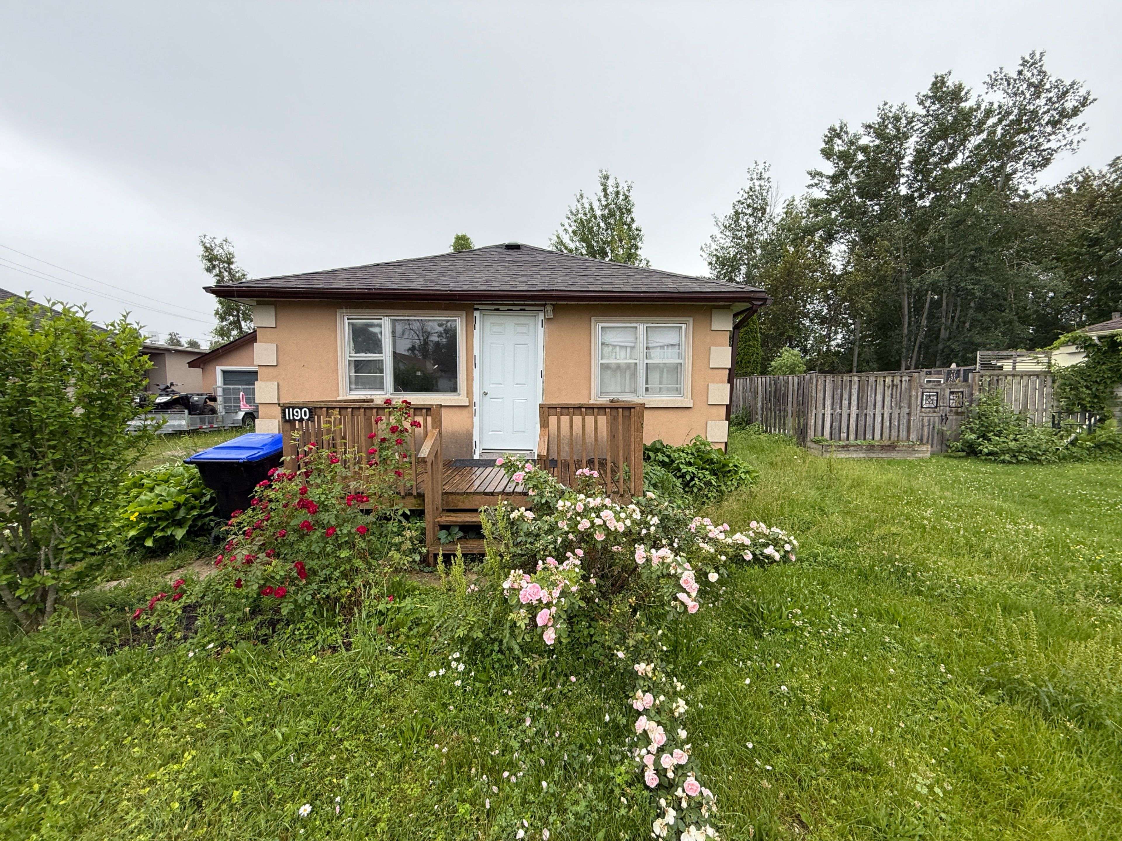 Innisfil, ON L0L 1C0,1190 Maple RD