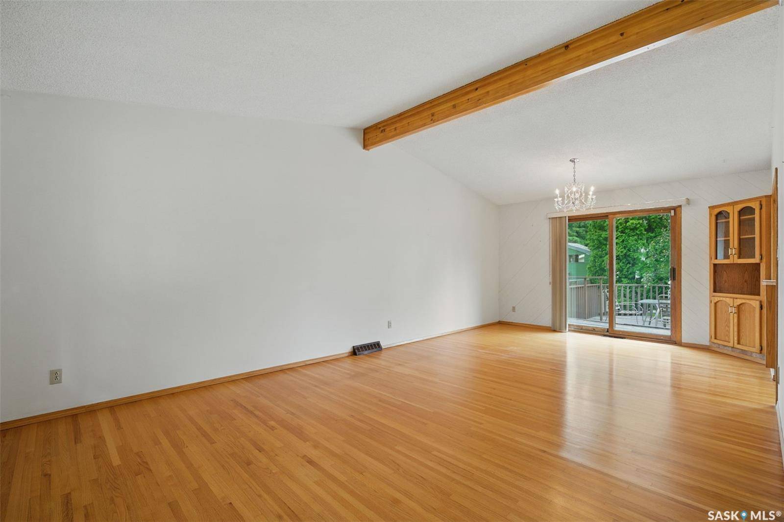 Saskatoon, SK S7J 3A2,1081 East CENTRE