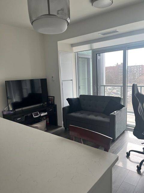 Burlington, ON L7S 0A5,500 Brock AVE #409
