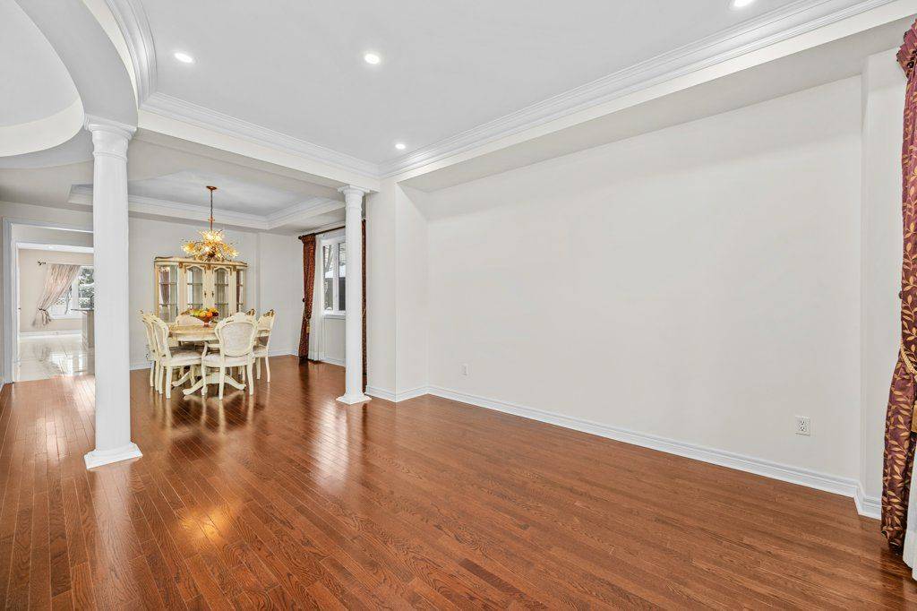 Oakville, ON L6H 7W2,1387 Ferncrest RD
