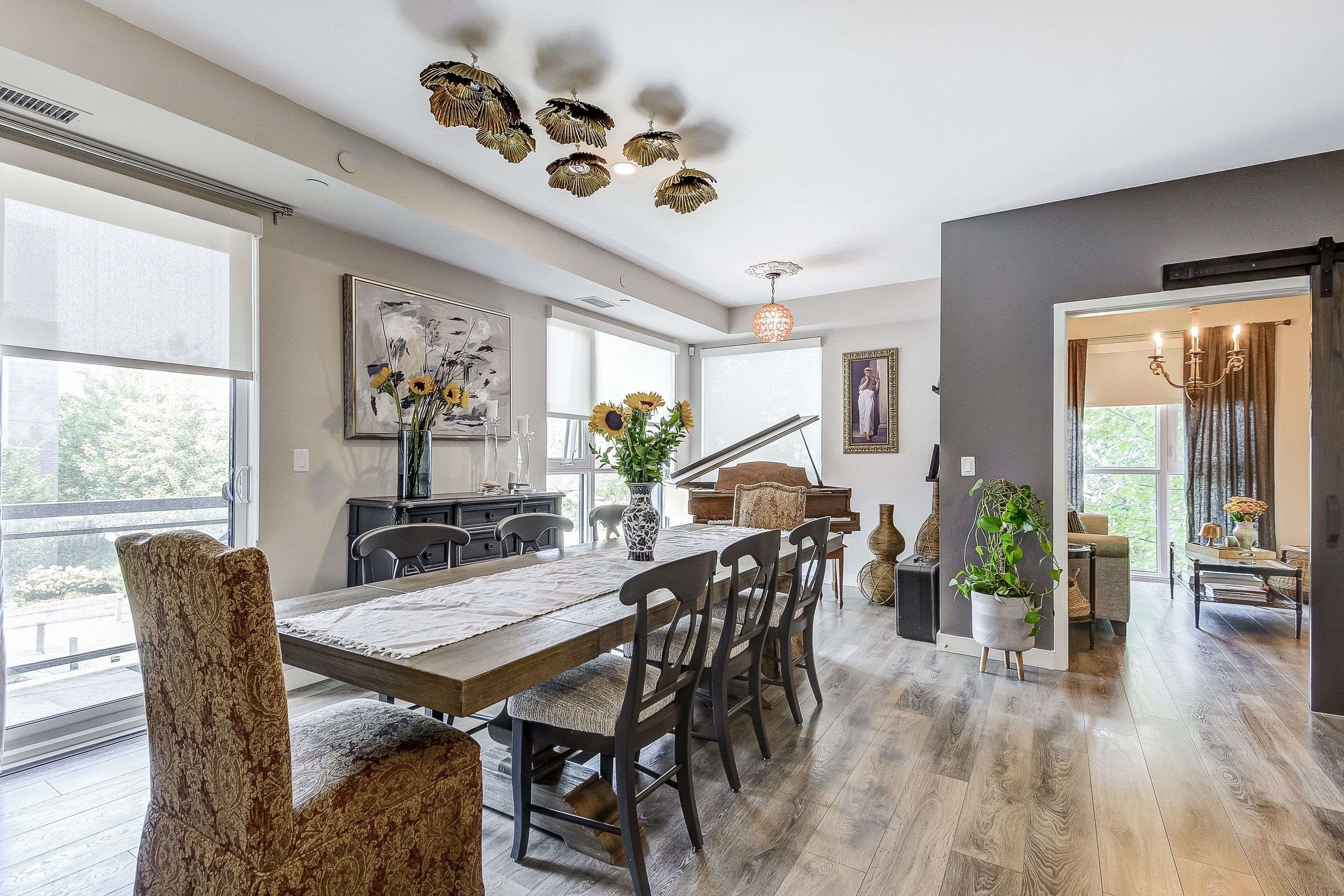 150 Sabina DR #211, Oakville, ON L6H 7C3