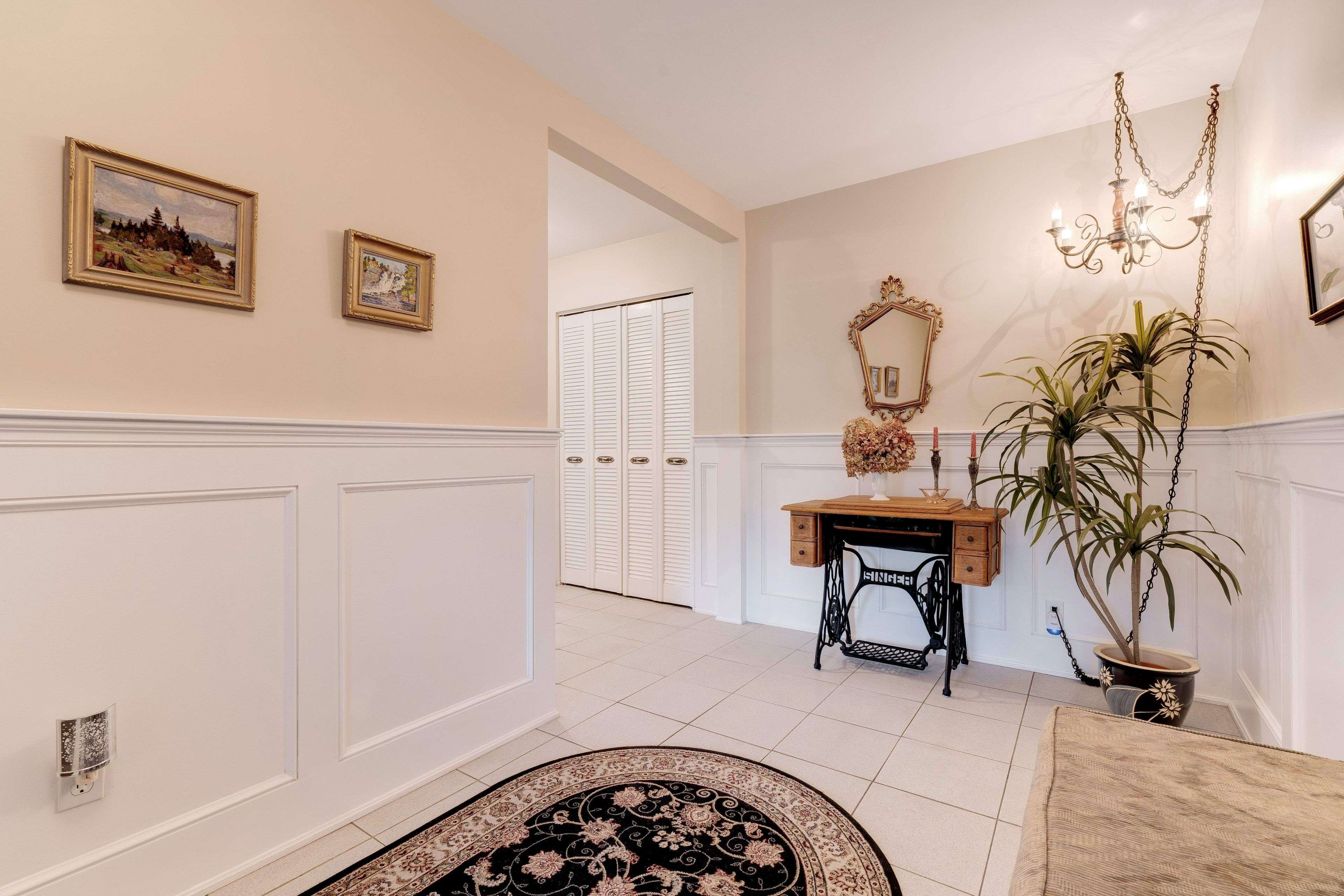 Oakville, ON L6H 2M6,1285 Hart CRES