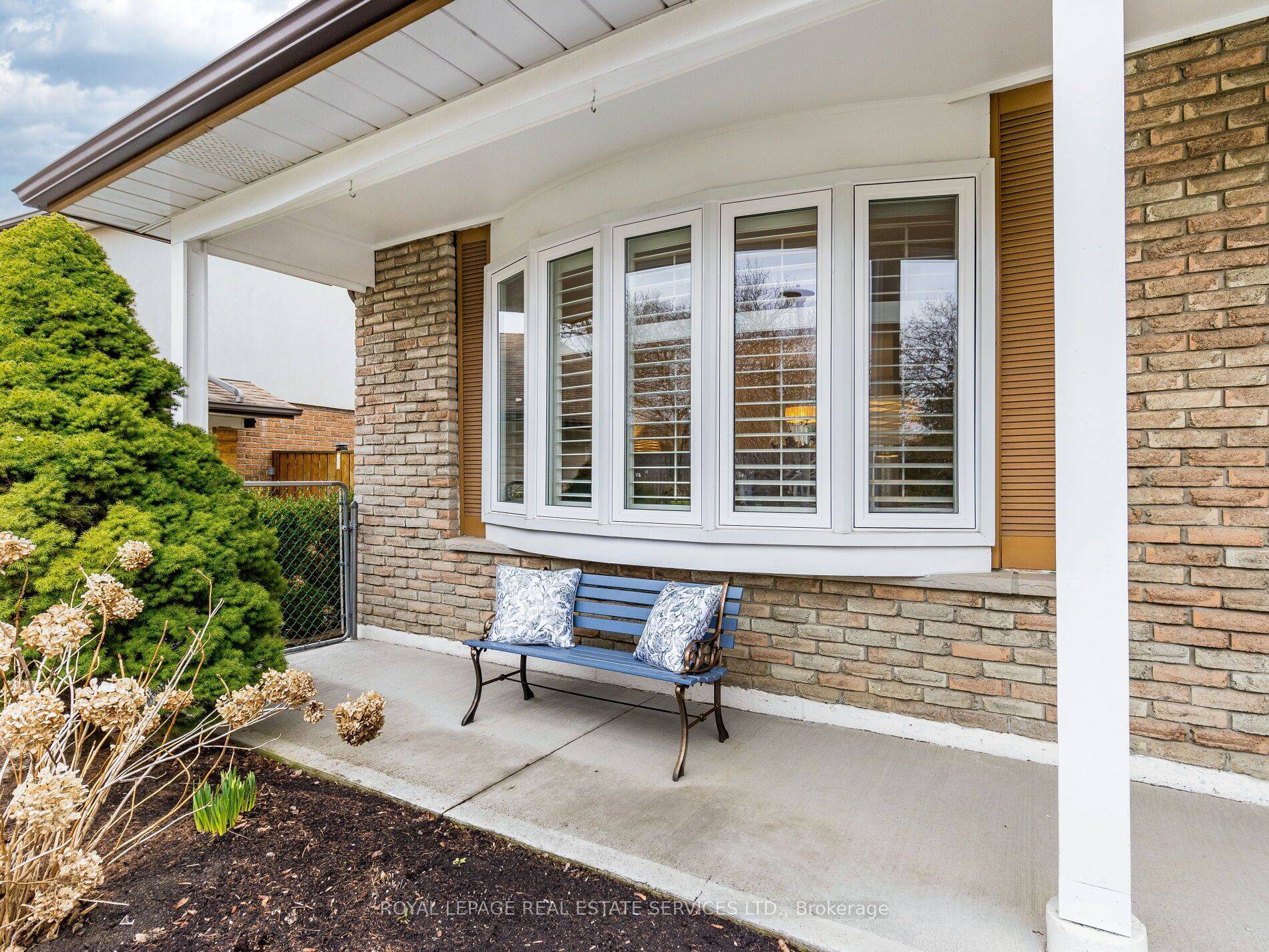 Brampton, ON L6Y 1B5,47 Trotters LN