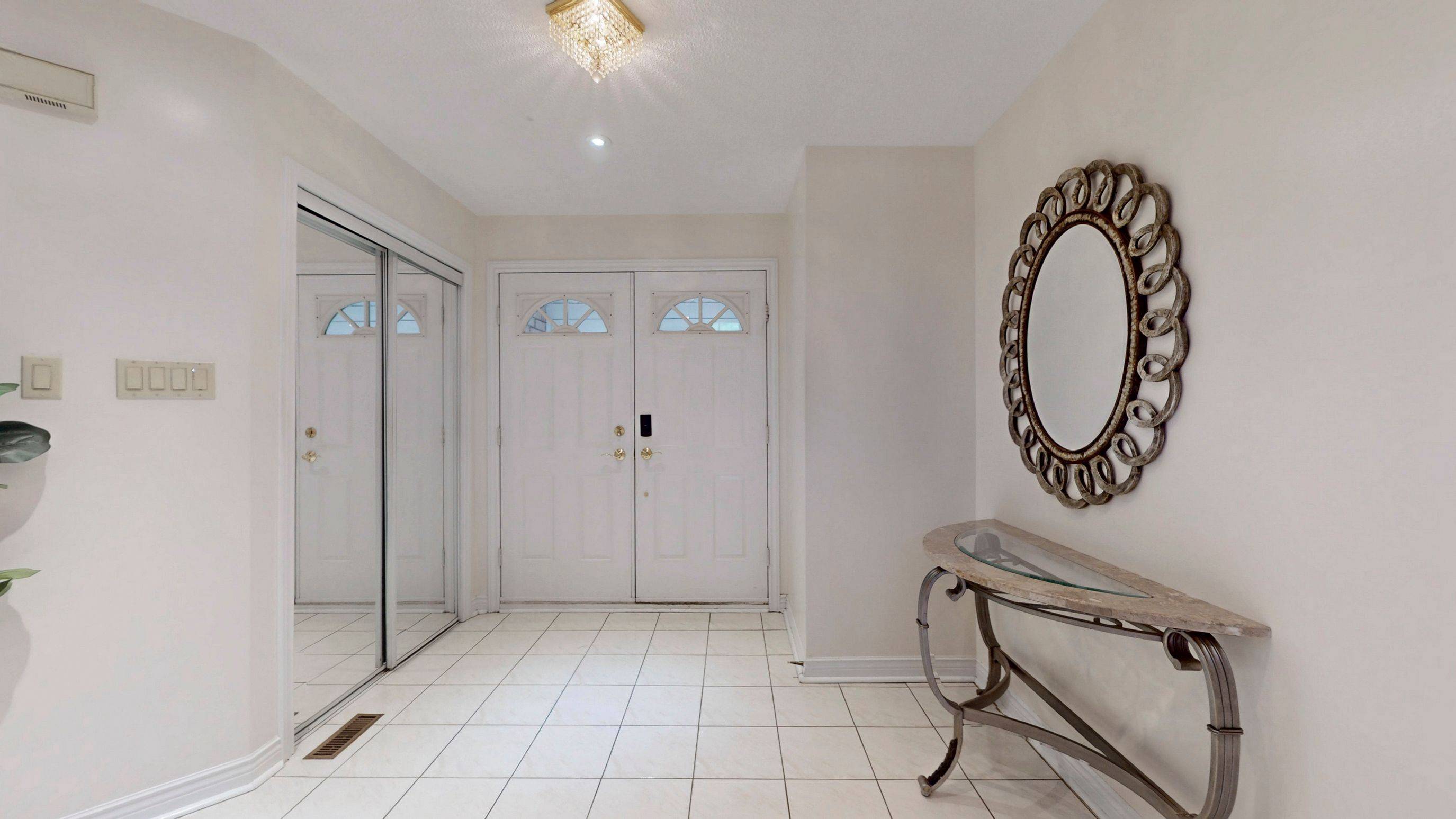 Oakville, ON L6M 2Y9,2156 Lumberman LN