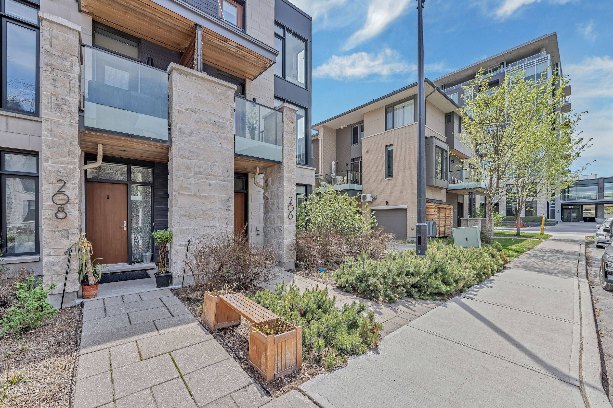 Glebe - Ottawa East And Area, ON K1S 5H3,206 Jeremiah Kealey ST