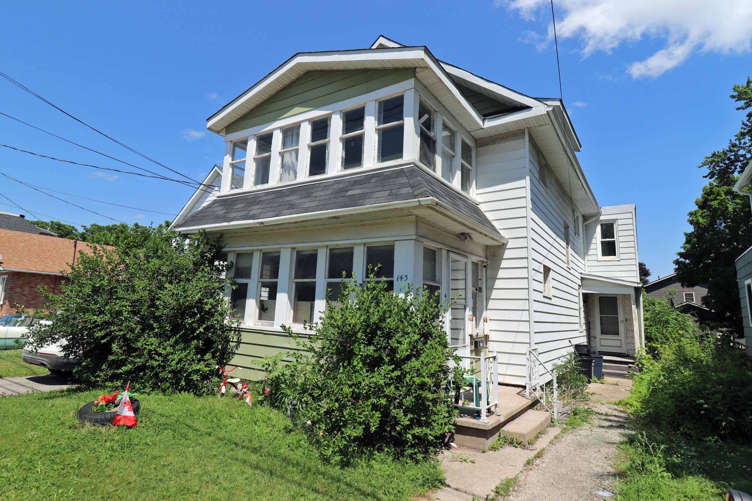 Smiths Falls, ON K7A 3Y7,143 Brockville ST