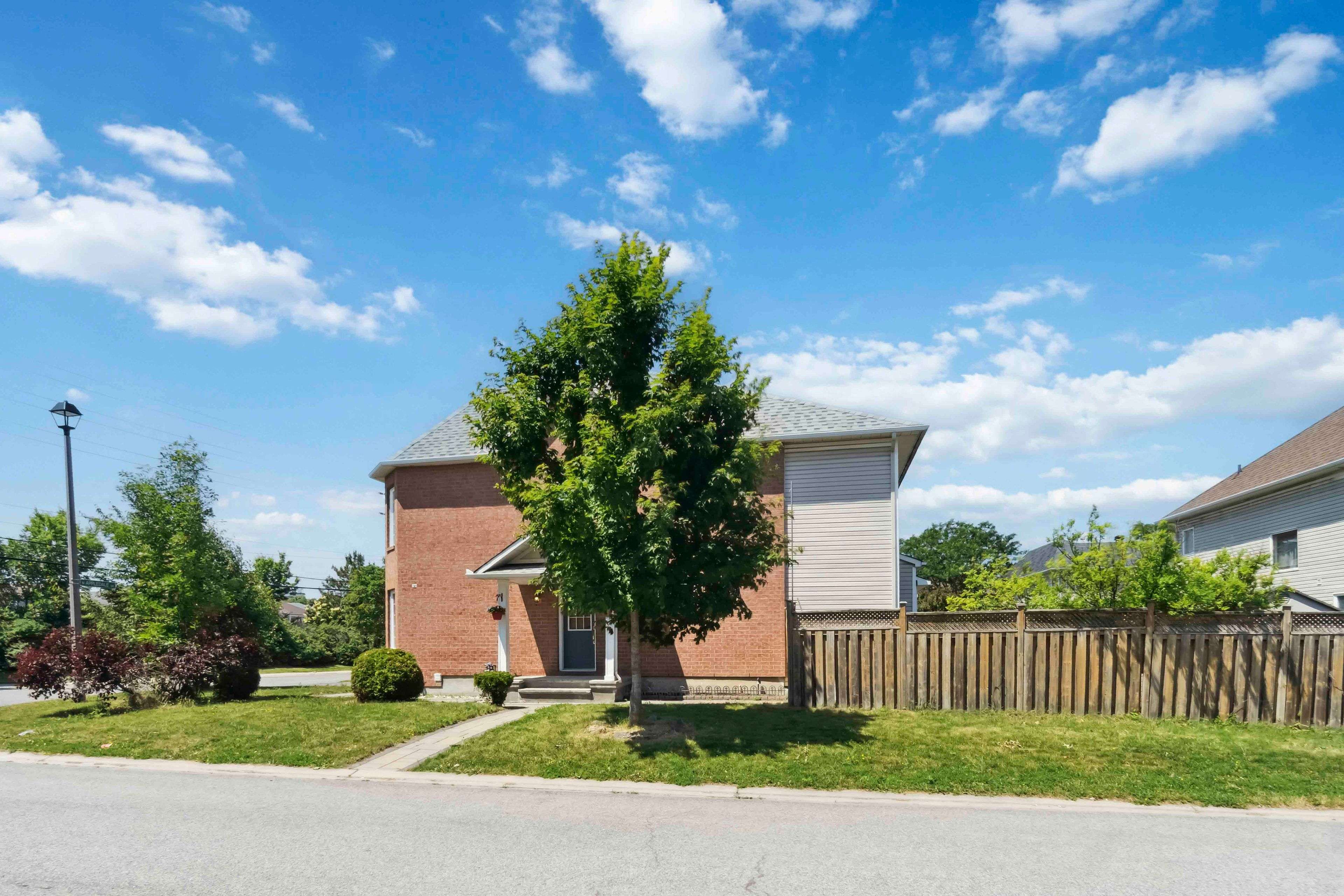 Barrhaven, ON K2J 4W6,56 Appledale DR
