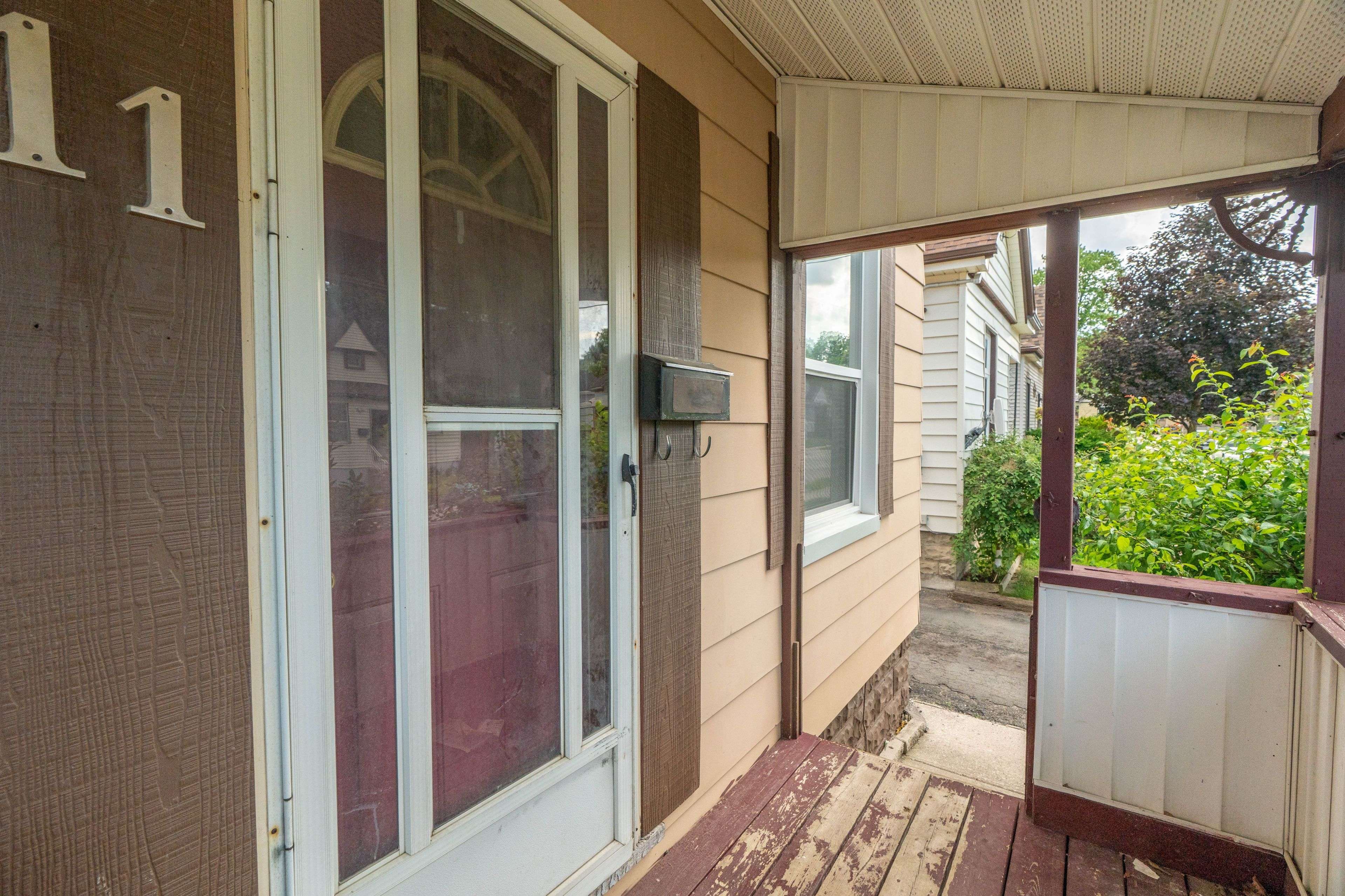 London East, ON N5Z 1L1,11 ROSEWOOD AVE