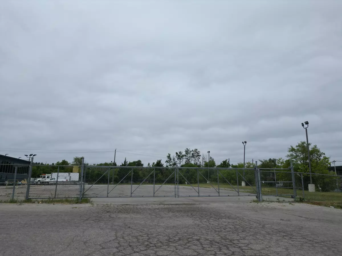 Markham, ON L3T 1L3,120 Doncaster AVE