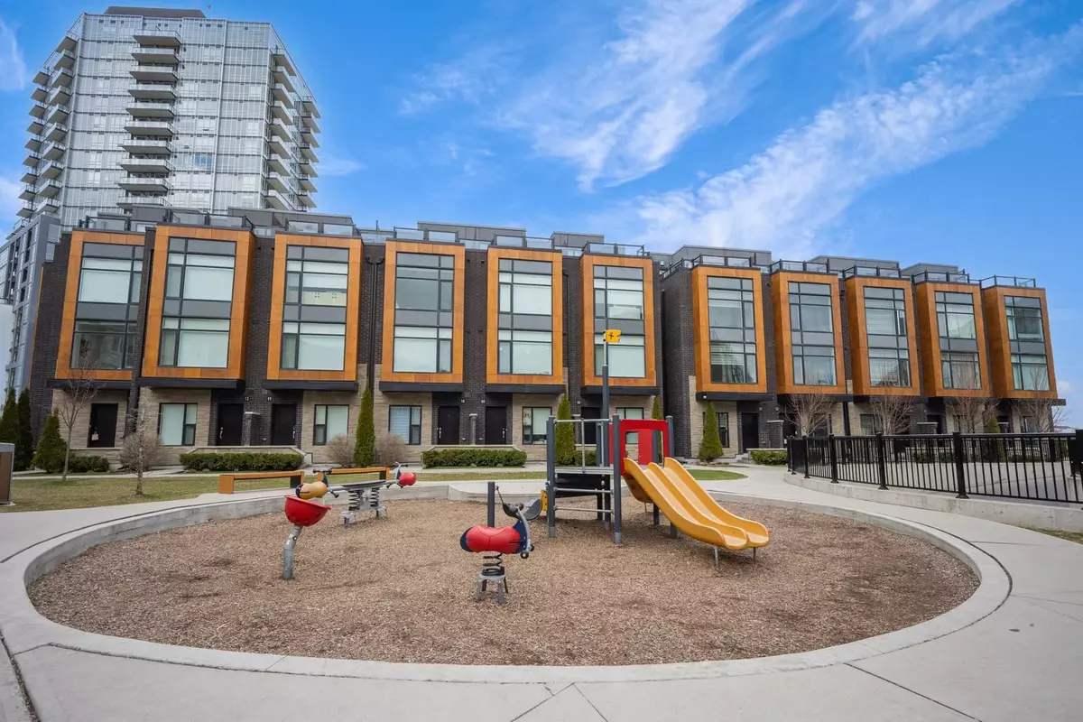 Brampton, ON L6Y 6H8,200 Malta AVE #23