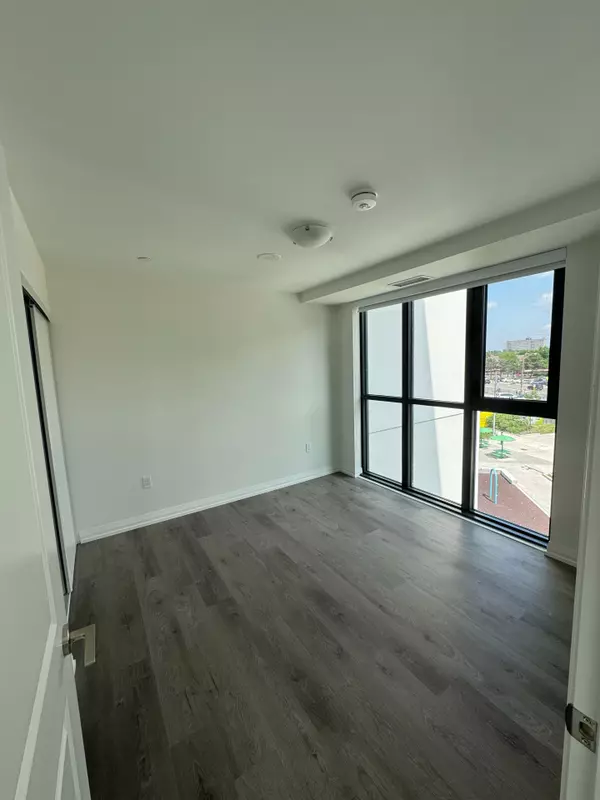 Toronto C15, ON M2J 0H8,325 Yorkland BLVD #312