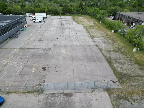 Markham, ON L3T 1L3,120 Doncaster AVE
