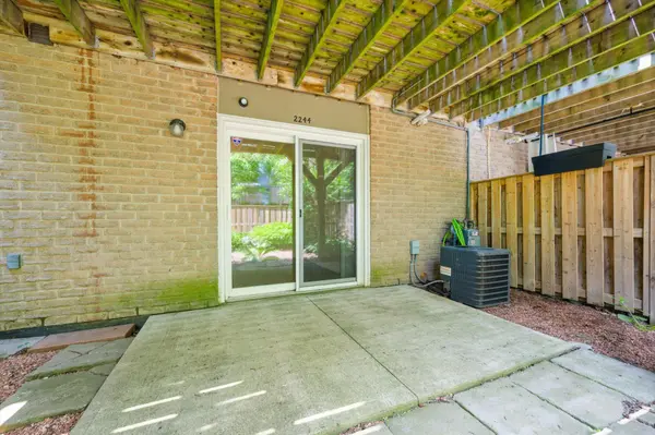 Oakville, ON L6L 1C1,2244 Marine DR