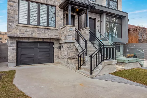 Toronto W06, ON M8W 1M7,8 Branch AVE