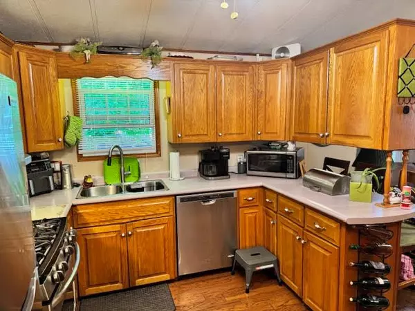 London East, ON N5V 1H3,2189 Dundas ST #121