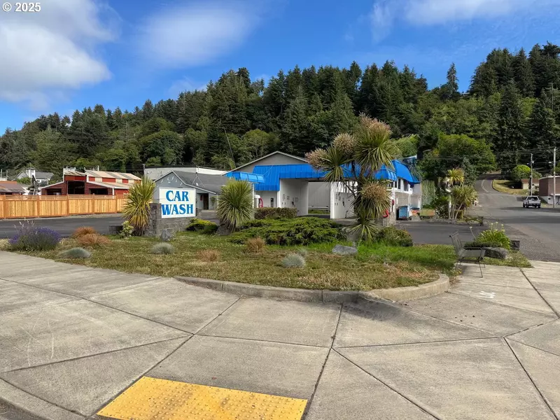 542 FIR AVE, Reedsport, OR 97467