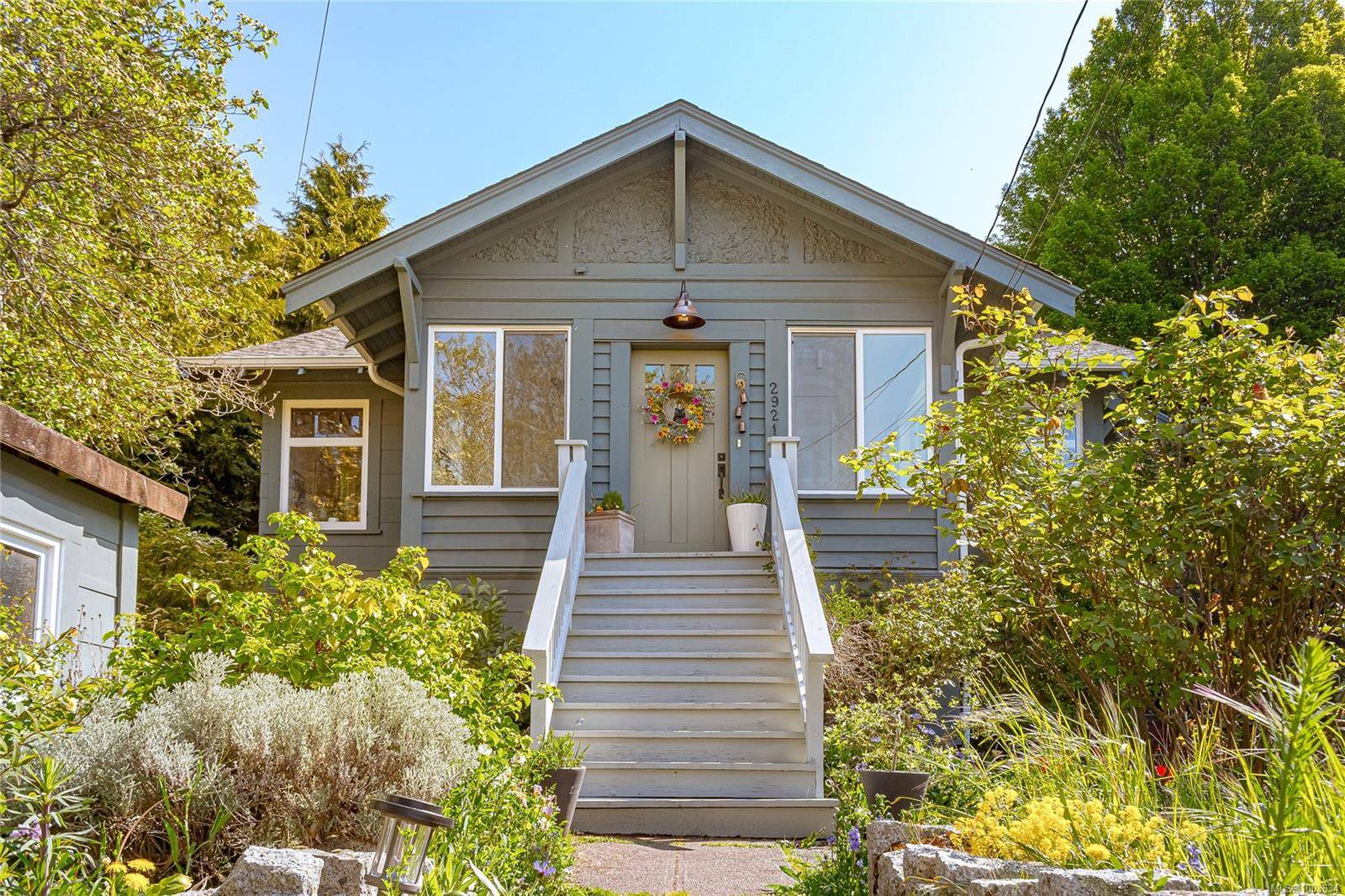 2921 Prior St, Victoria, BC V8T 3Y4