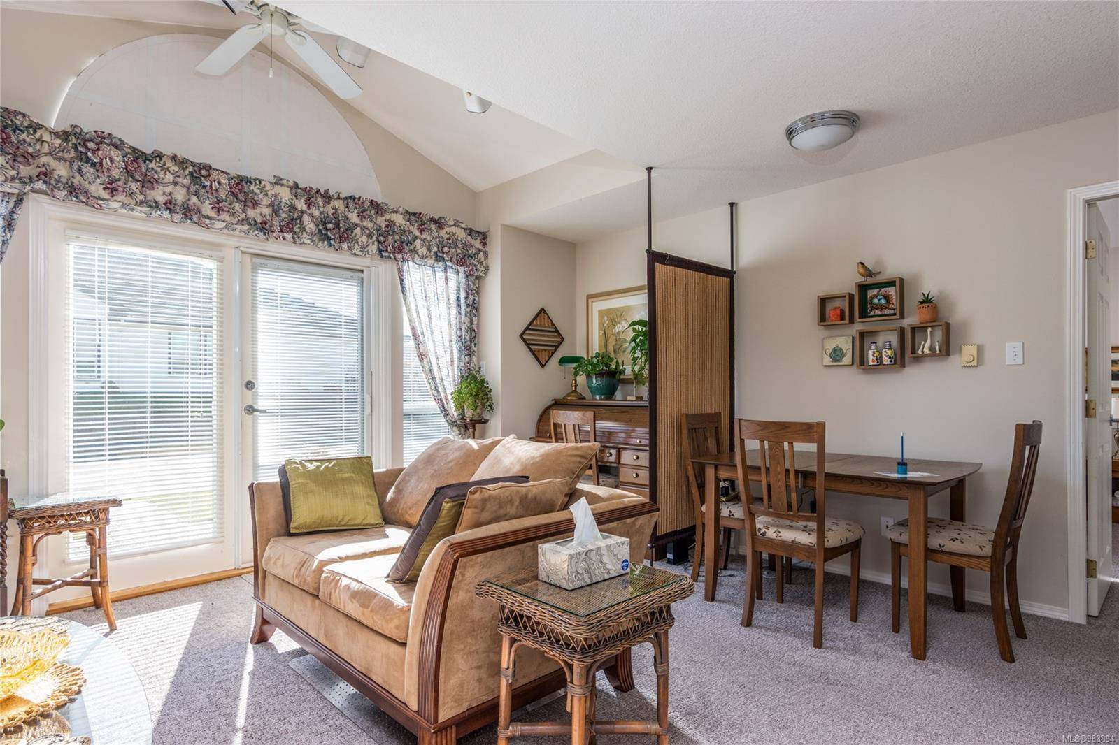 264 McVickers St #204, Parksville, BC V9N 2N5