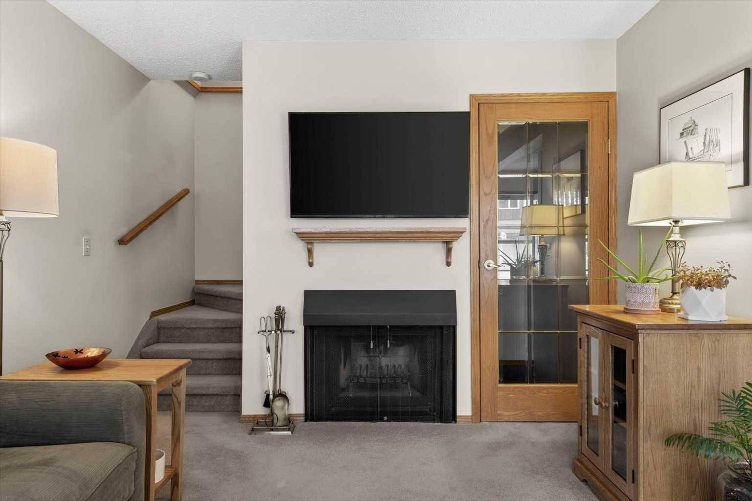 Calgary, AB T2K5M9,544 Blackthorn RD NE #1404