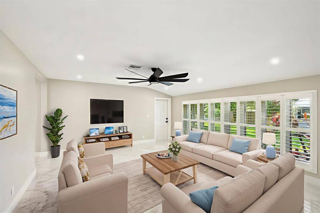 [StreetName, UnitNumber, StreetNumber, StreetDirPrefix], Pompano Beach, FL 33060