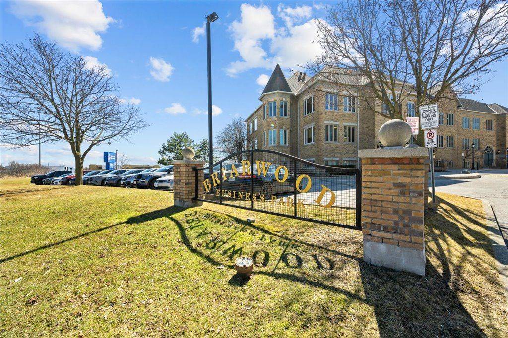 414 North Service RD E #200, Oakville, ON L6H 5R2