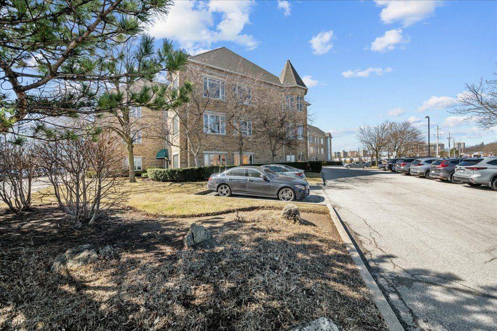 Oakville, ON L6H 5R2,414 North Service RD E #200