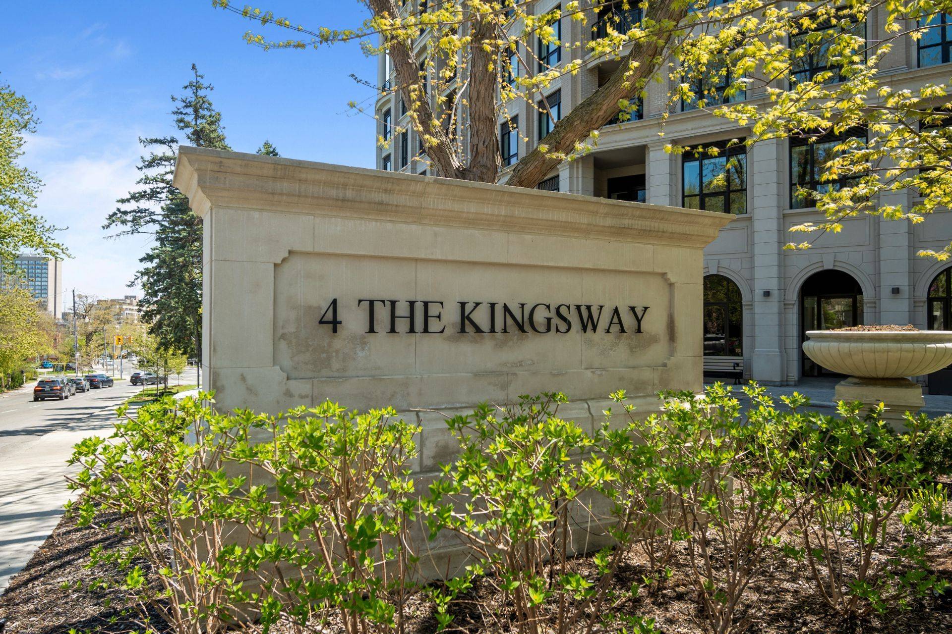 Toronto W08, ON M8X 2T1,4 The Kingsway N/A #504