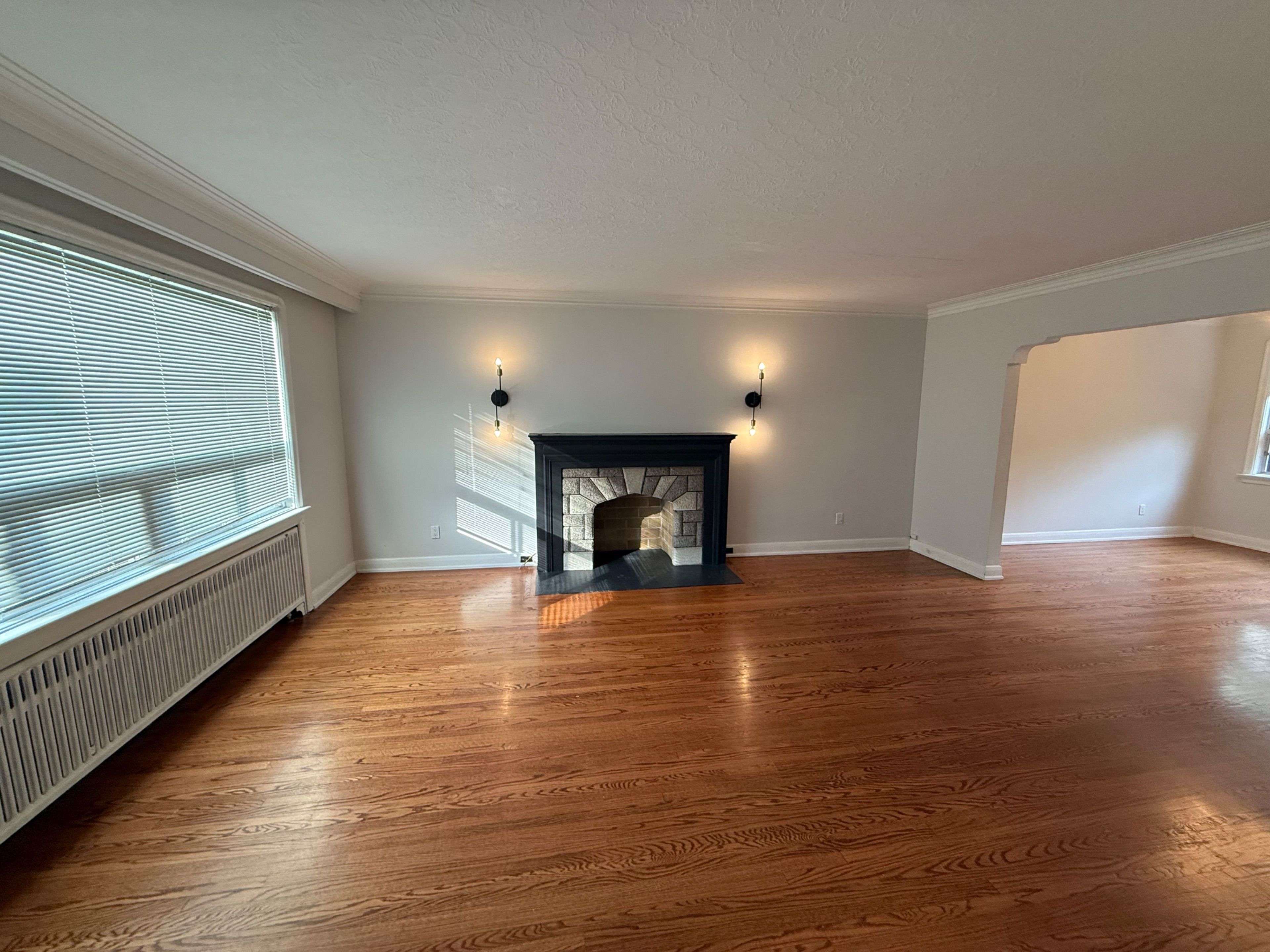 Toronto W01, ON M6S 3P6,38 Worthington CRES