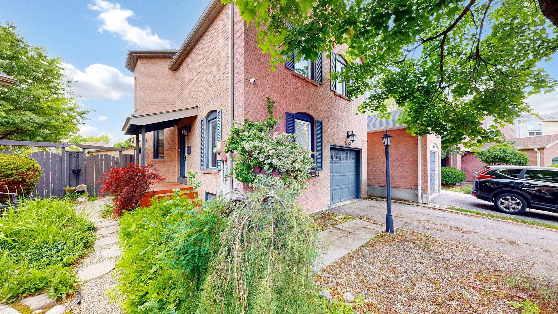 Mississauga, ON L5N 5B6,3061 Ilomar CT