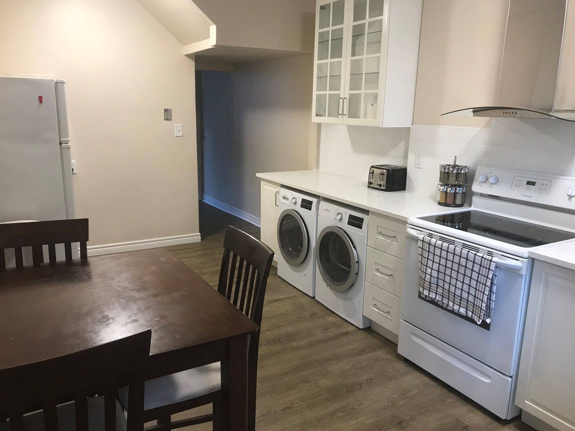 London East, ON N6B 2G6,283 Hyman ST W
