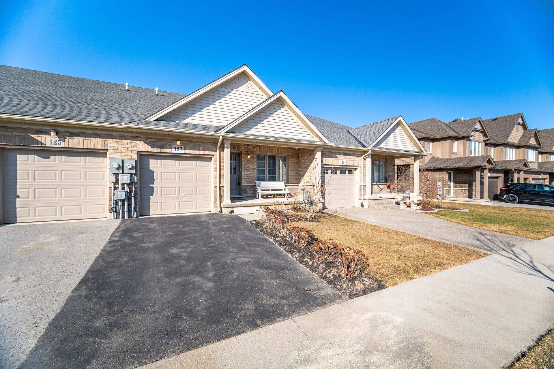 Pelham, ON L0S 1E6,127 ACACIA RD