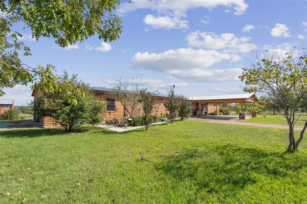 2385 Highway 2861, Comanche, TX 76442