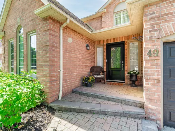 Whitby, ON L1P 1L5,49 Rothean DR