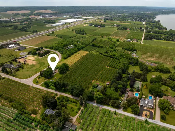 Lincoln, ON L3J 1W2,4864 Mountainview RD N