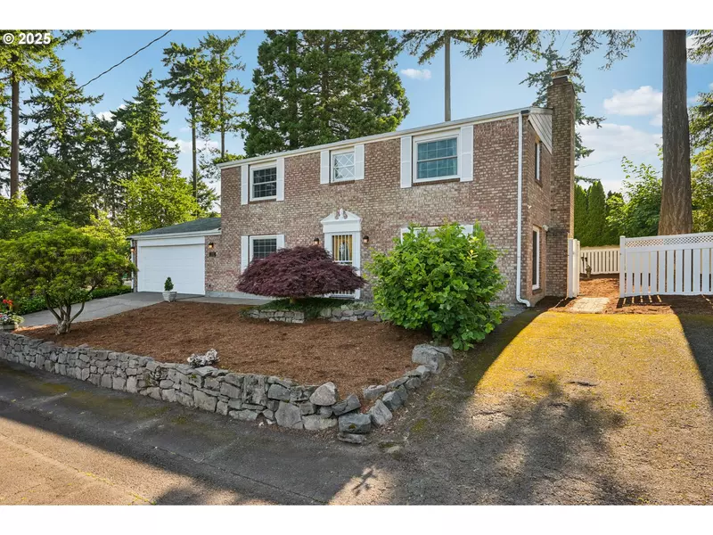 11130 SE MAIN ST, Portland, OR 97216