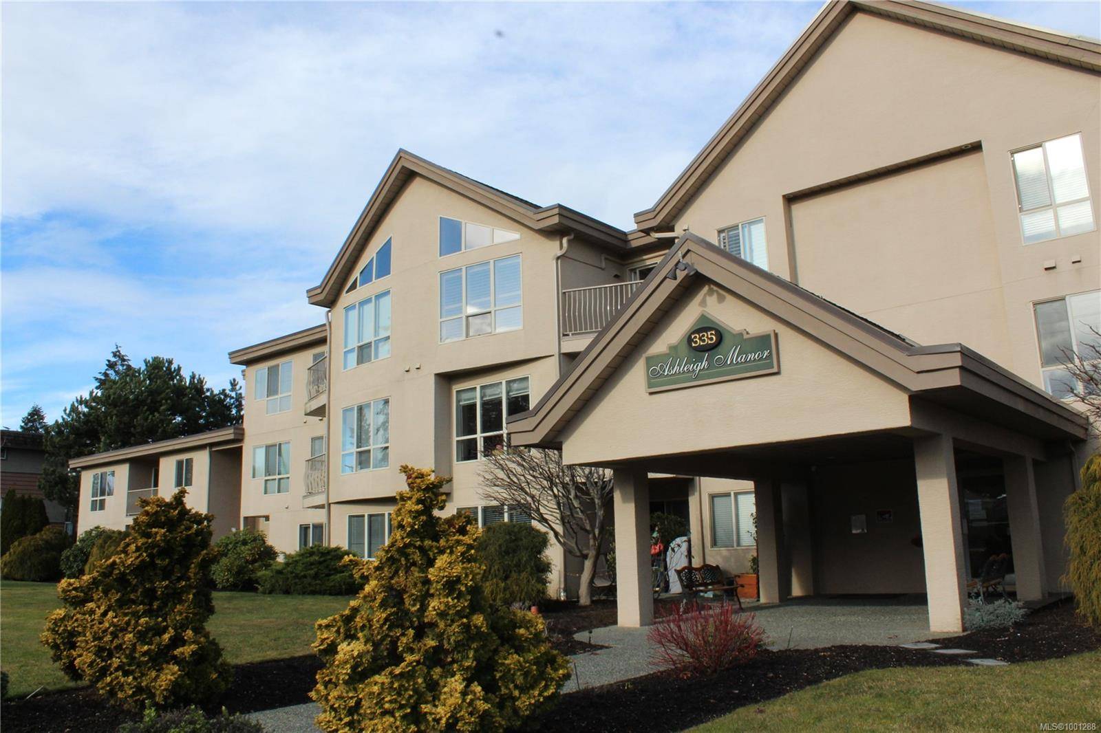 335 Hirst Ave W #103, Parksville, BC V9P 1K4