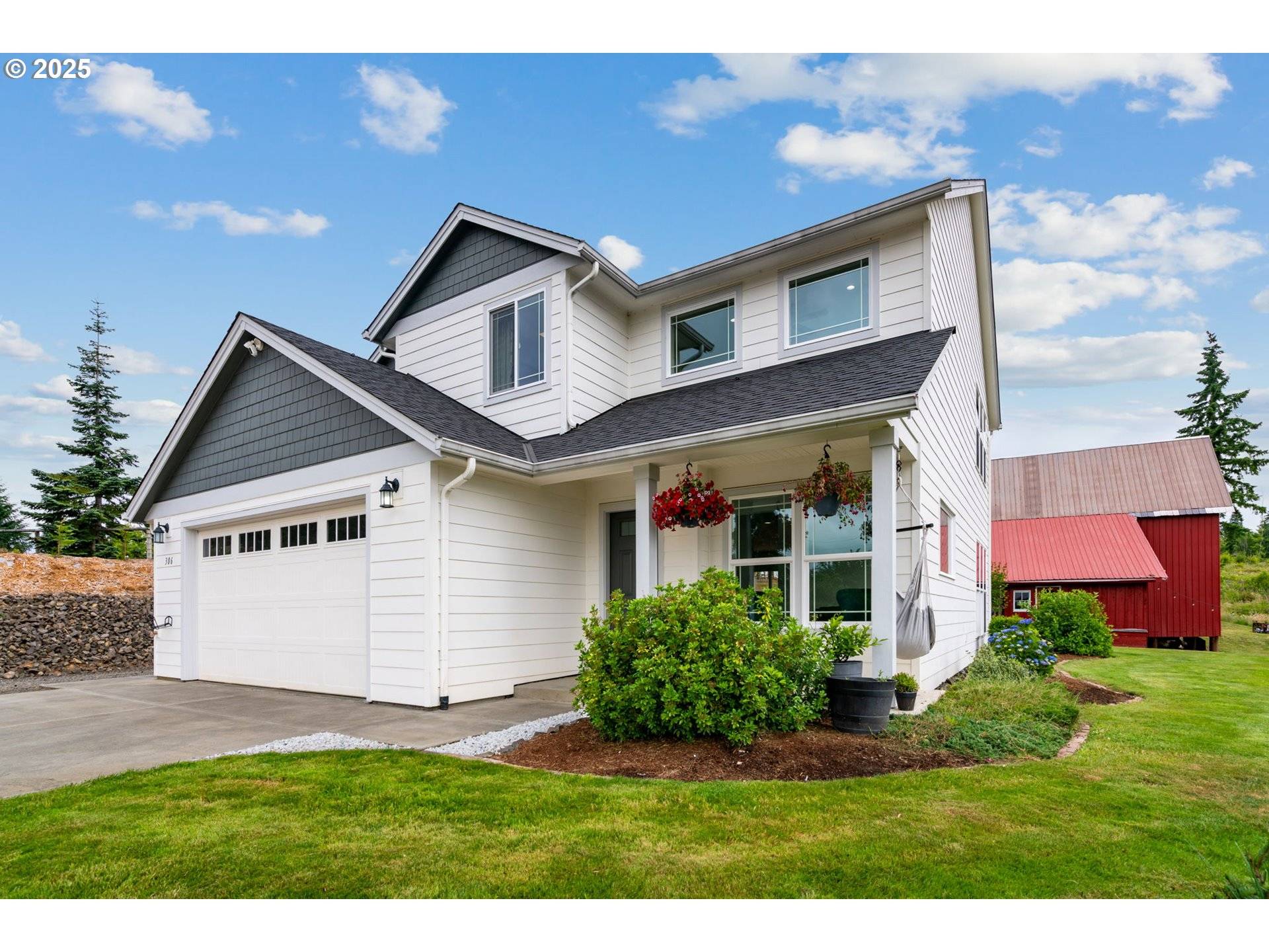 Castle Rock, WA 98611,306 VAN HORN RD